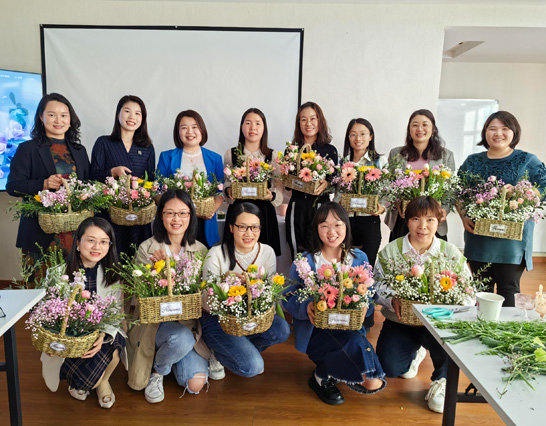 女神節(jié)里笑容翻飛，歡樂不退