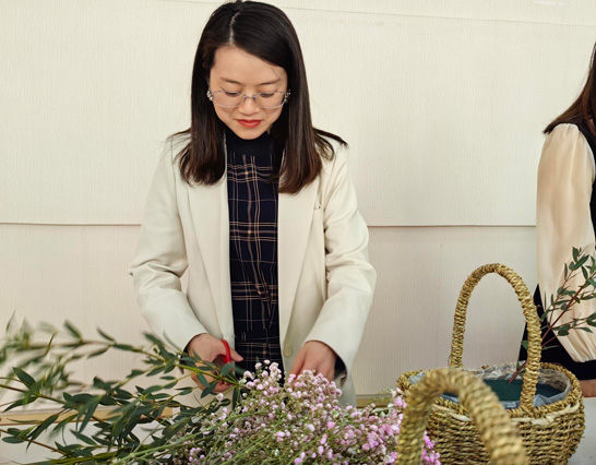 女神節(jié)里笑容翻飛，歡樂不退